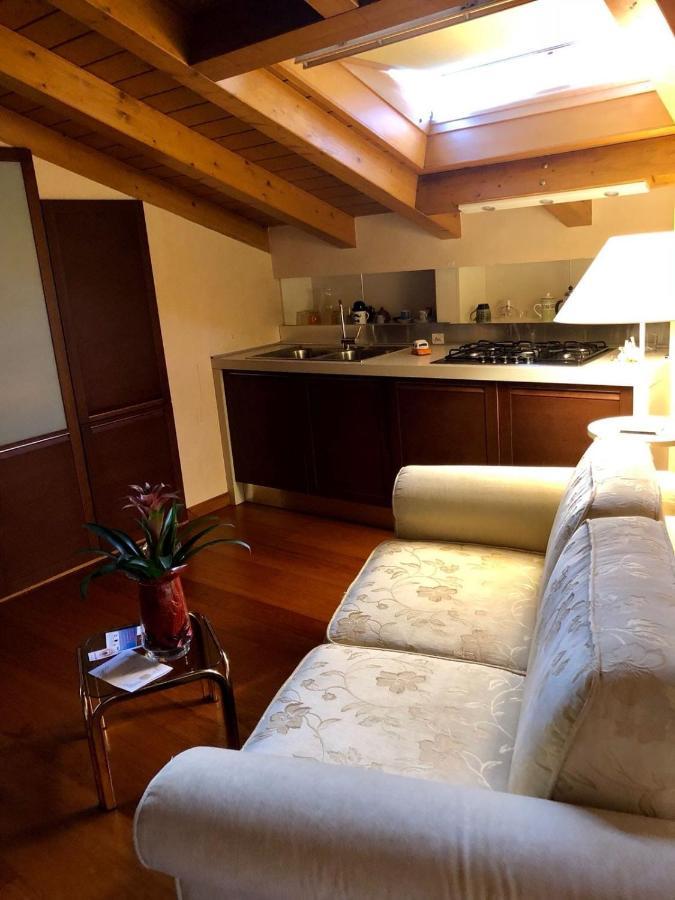 Il Sasso Bianco Bb Lägenhet Comerio Exteriör bild